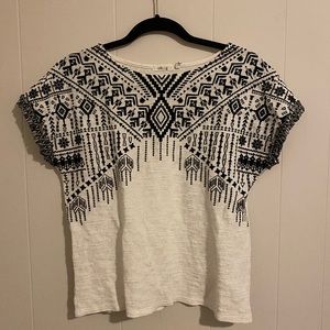 Small black and white patterned top